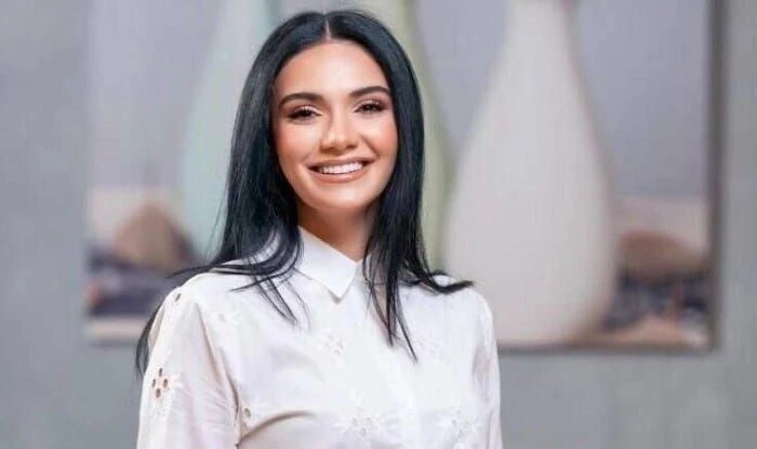 Əməkdar artistin şəkli dərsliyə salındı