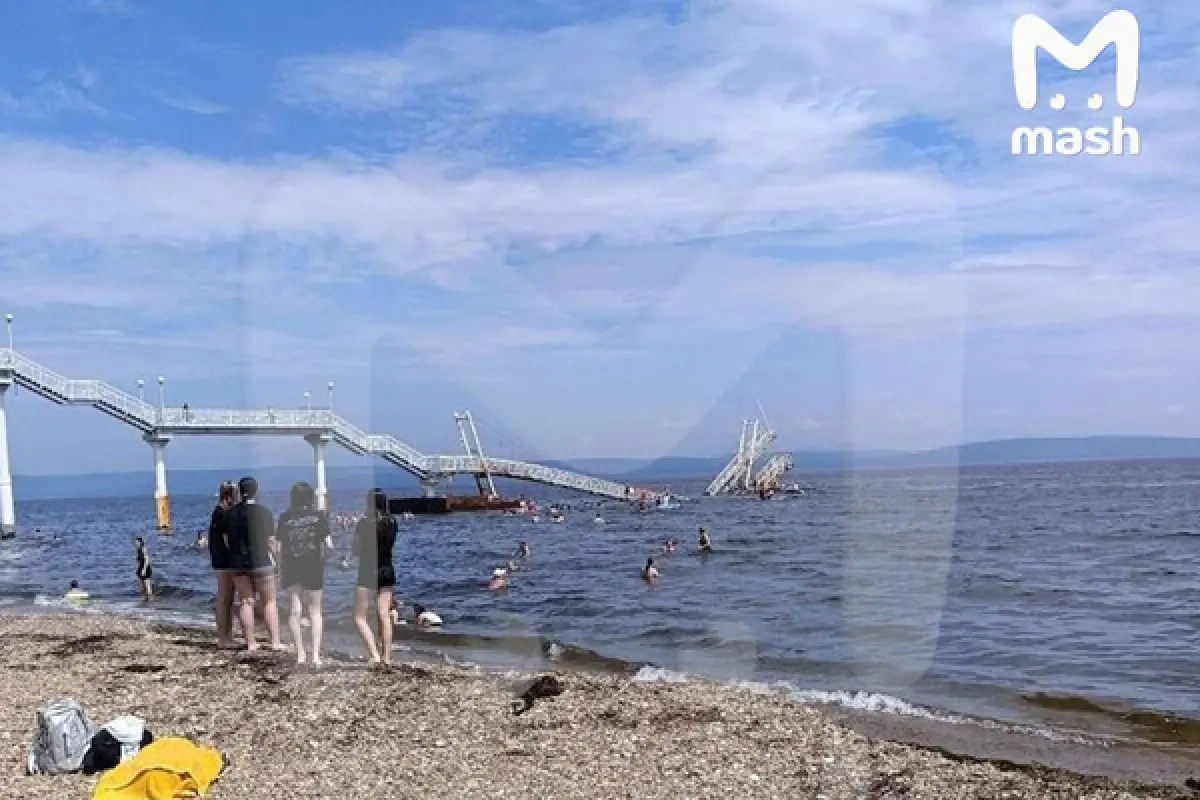 Rusiyada körpü uçdu - İnsanlar suya düşdü