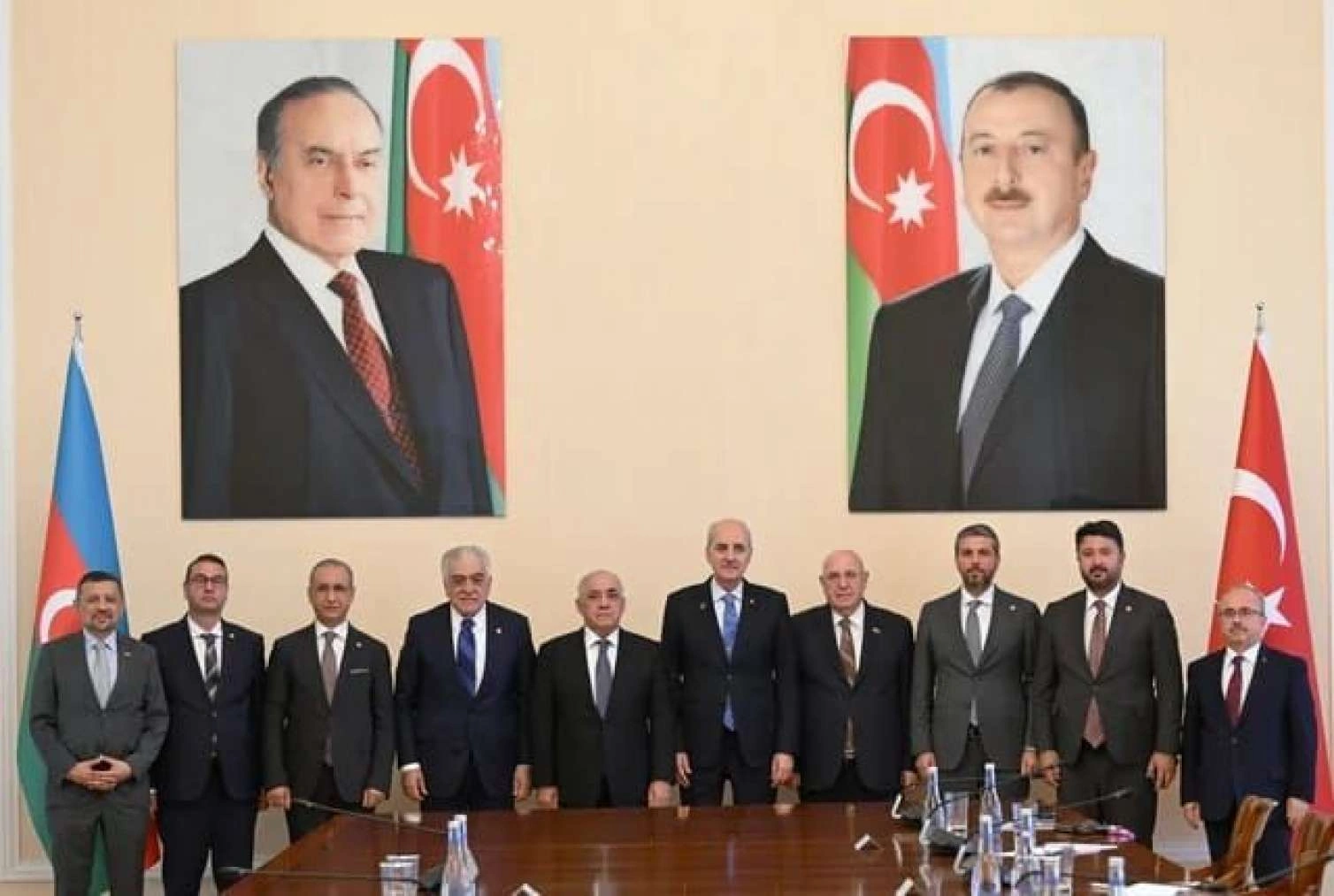 Əli Əsədov Numan Kurtulmuşla görüşdü