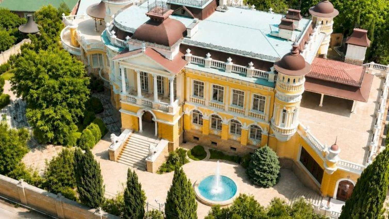 Bakıda saray kimi  villa ŞOK qiymətə satışa çıxarıldı