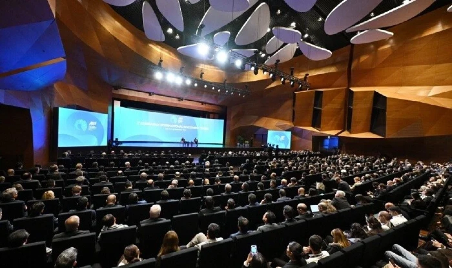 Forumu başa çatdı: 10,8 mlrd. dollarlıq 23 sənəd imzalandı