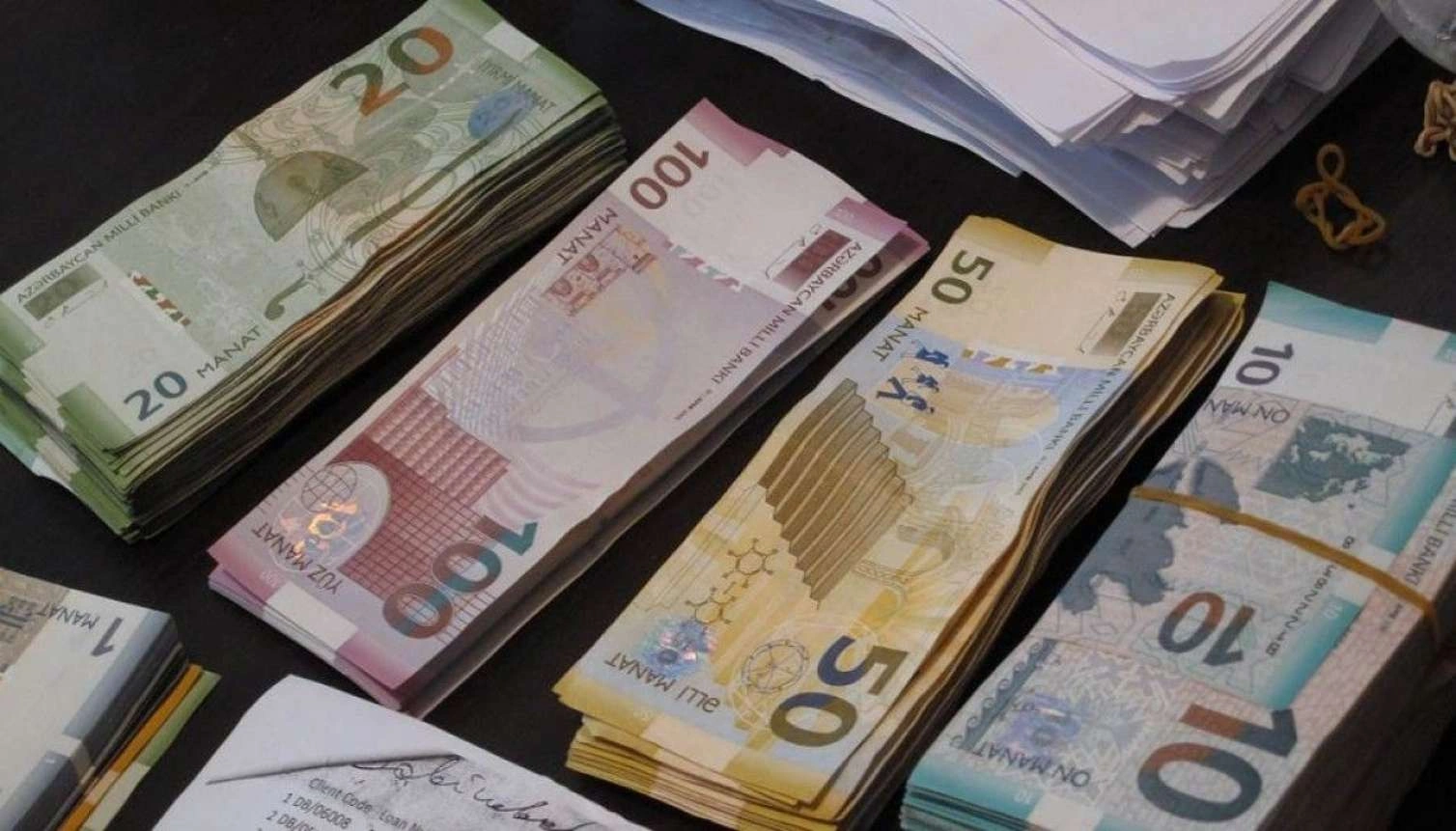 Azərbaycanda banka getmədən kredit almaq indi daha asandır
