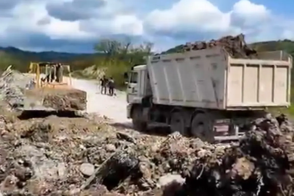Altıağac–Xızı yolunda sürüşmənin fəsadları aradan qaldırılır – Video