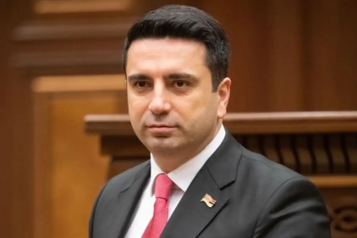 5 səs toplayan Simonyan küsüb parlementi tərk etdi
