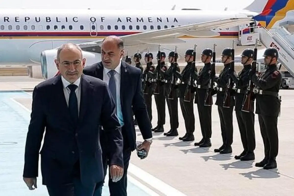 Paşinyan Fransaya getdi