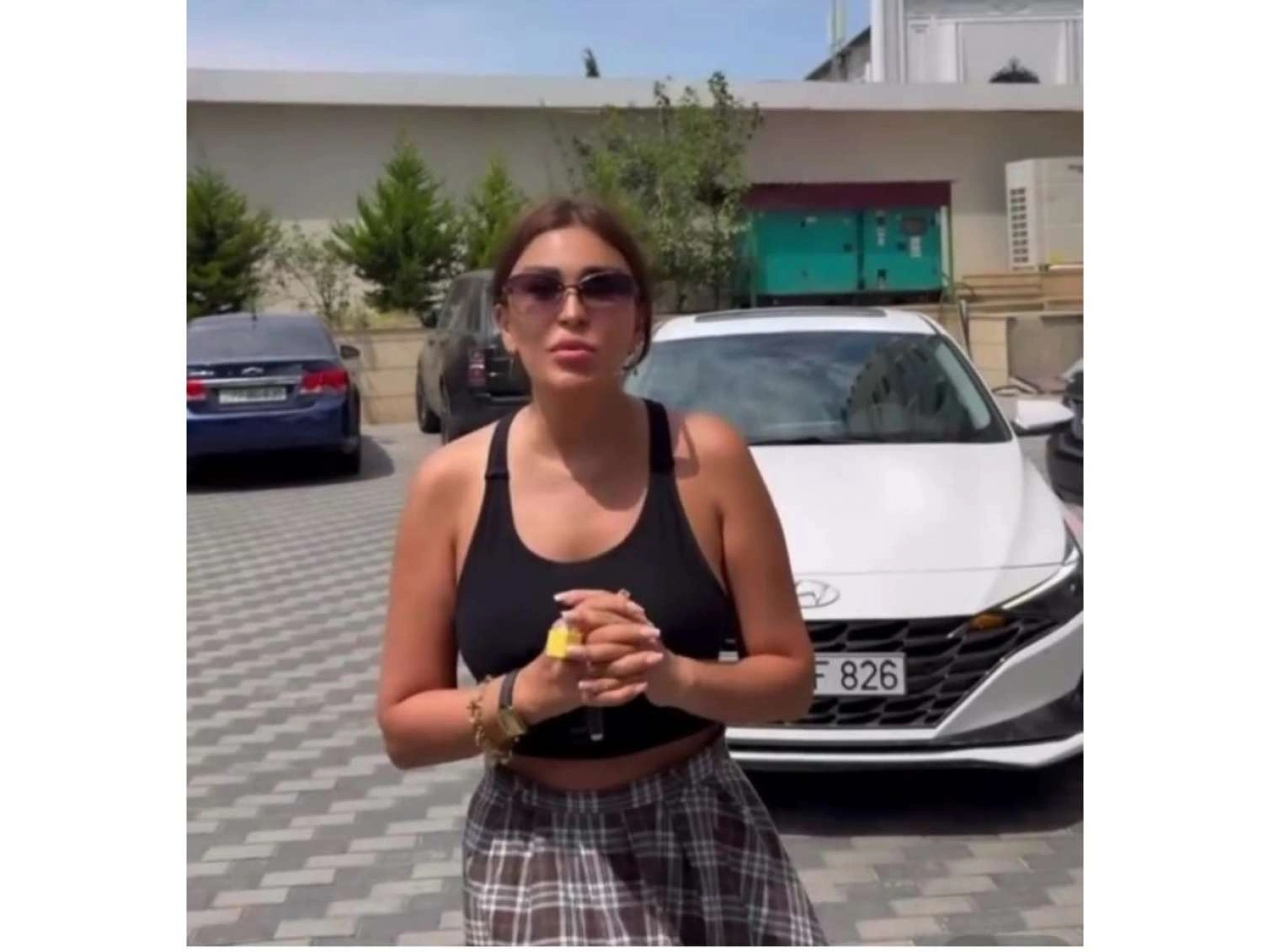 Ülviyyə Namazova qızına 50 min manatlıq maşın hədiyyə etdi
