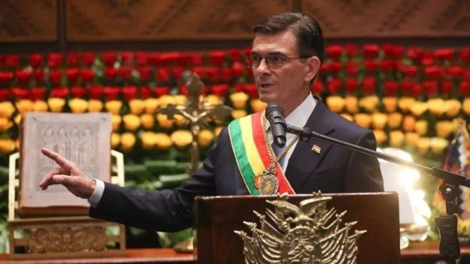 Boliviya Prezidenti öz maaşını iki dəfə AZALTDI