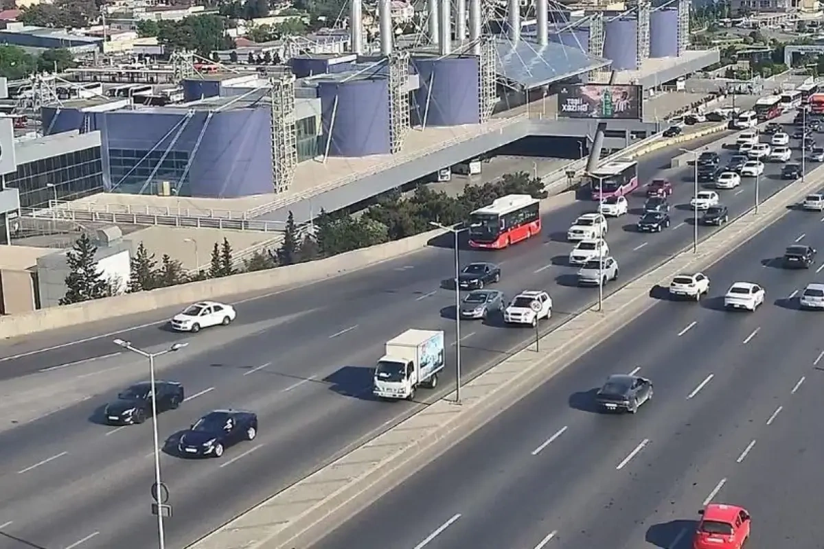Bakıda 5 istiqamətdə tıxac müşahidə olunur