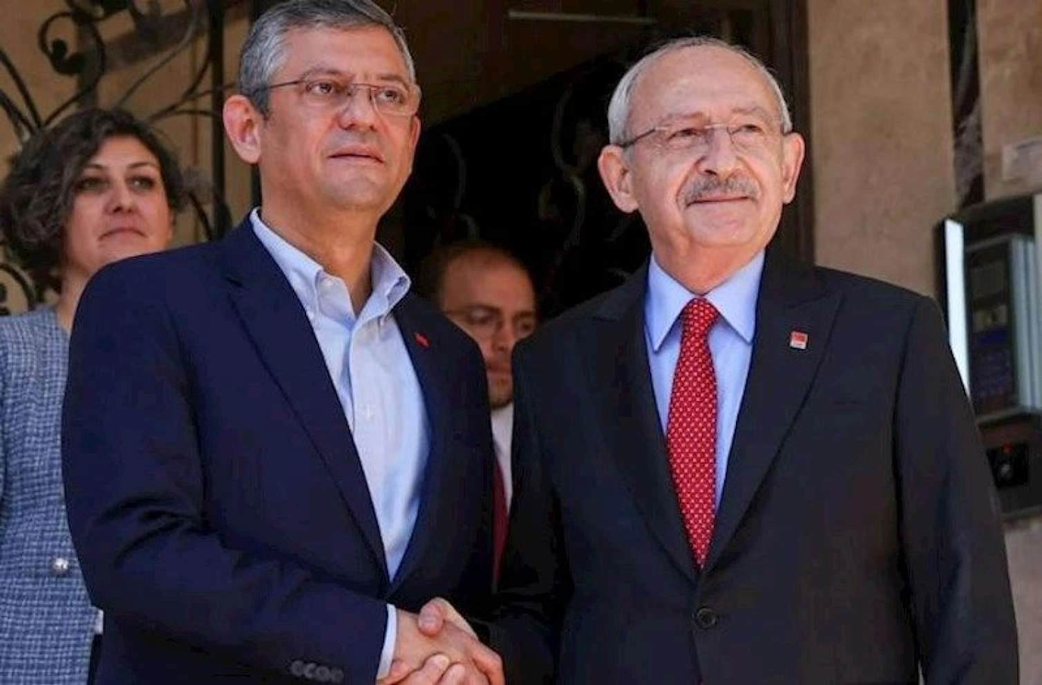 Kılıçdaroğlu CHP-nin başına gətirildi