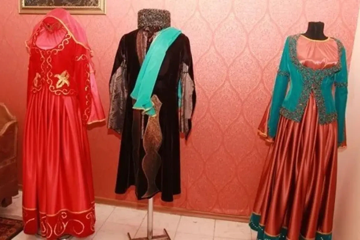 Tədbirlər zamanı geyimlərdə bu elementlərdən istifadə oluna bilər