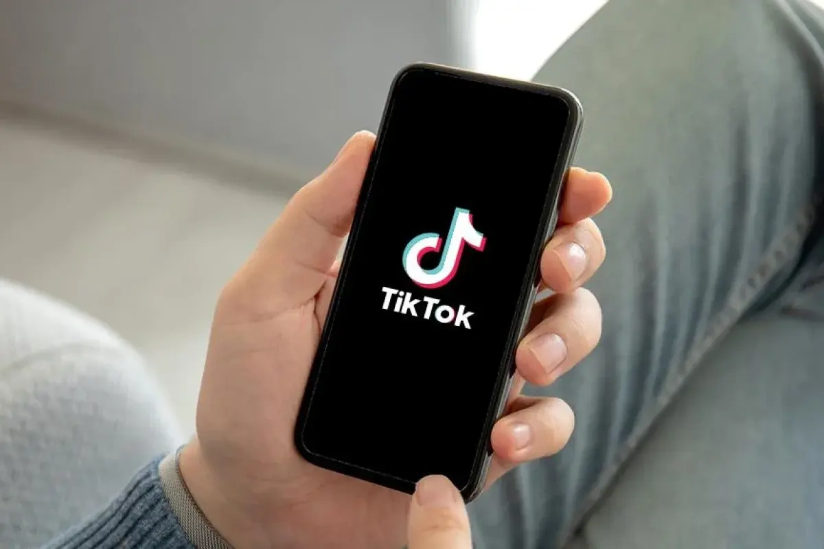 Məktəblərdə "TikTok" bloklandı