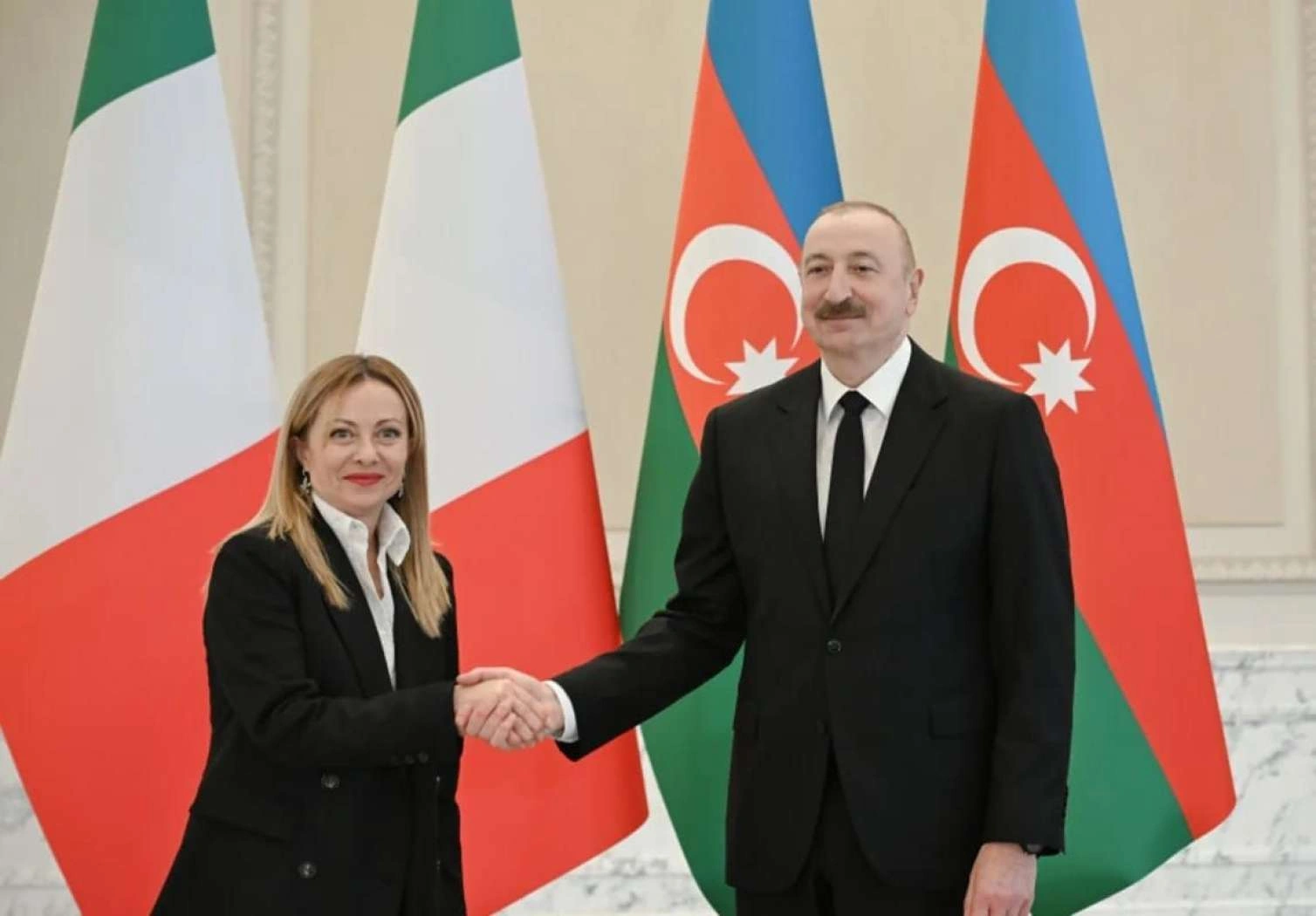 İlham Əliyev Corcia Melonini təbrik etdi