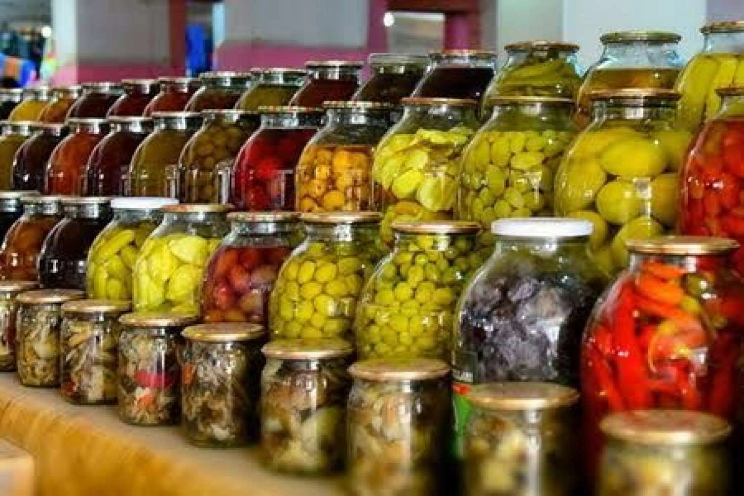 Evdə bişirilib satılan qidalara qadağa: Yeni qaydalar nədən xəbər verir?