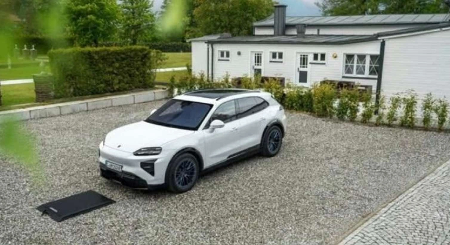 “Porsche Cayenne” üçün simsiz şarj sistemi satışa çıxdı