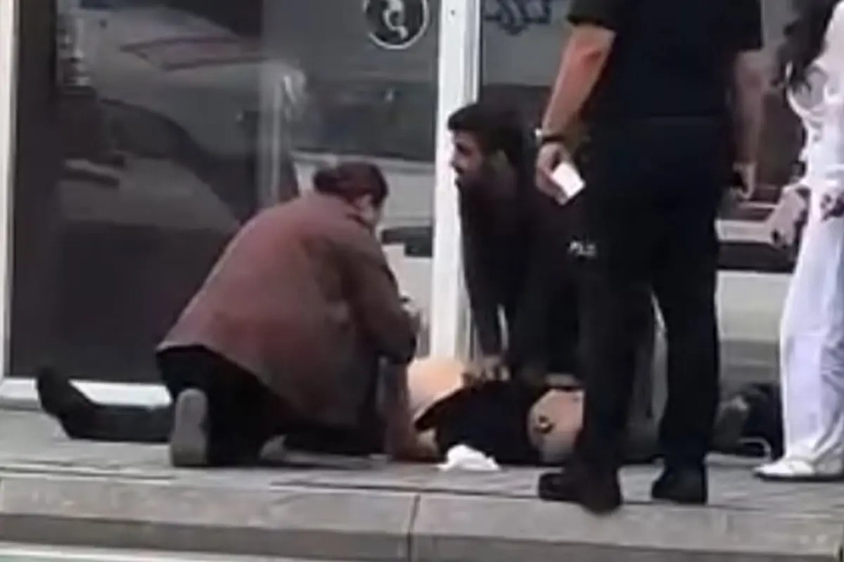 Küçədə infarkt keçirən şəxsə ürək masajı etsə də - Xilas etmək mümkün olmad - Yeniləndi