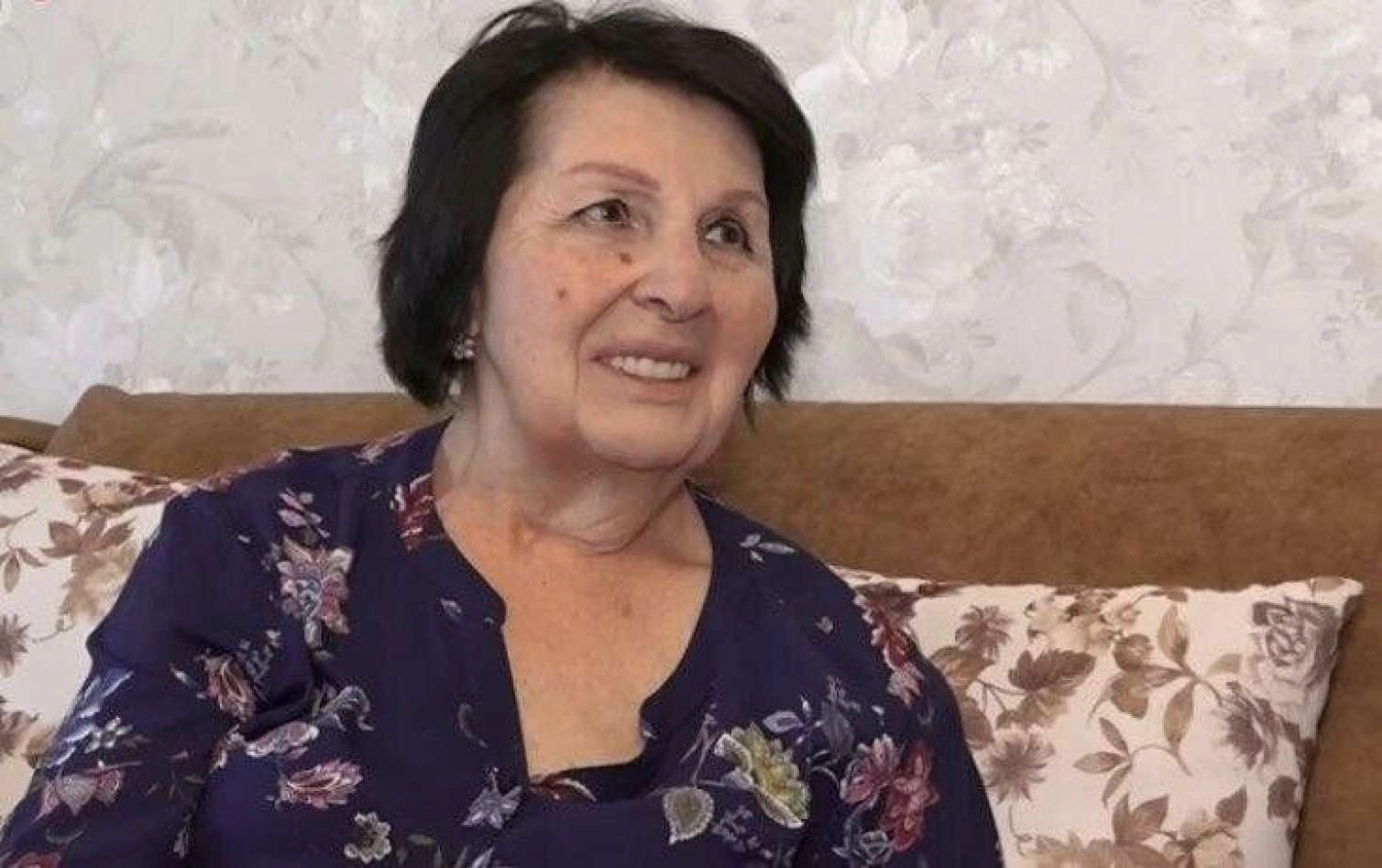 "Bağda gördüyüm ilanı öpüb tumarladım"