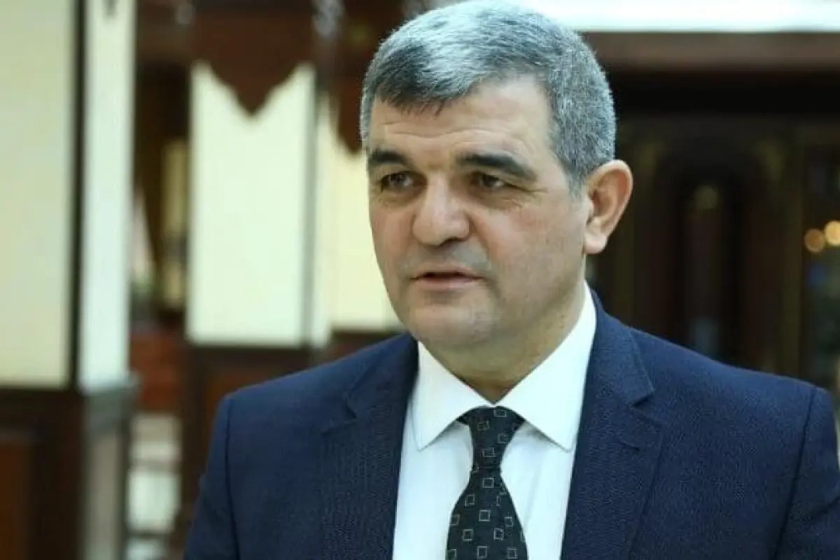Deputatdan jurnalistə səmimi təbrik - FOTO