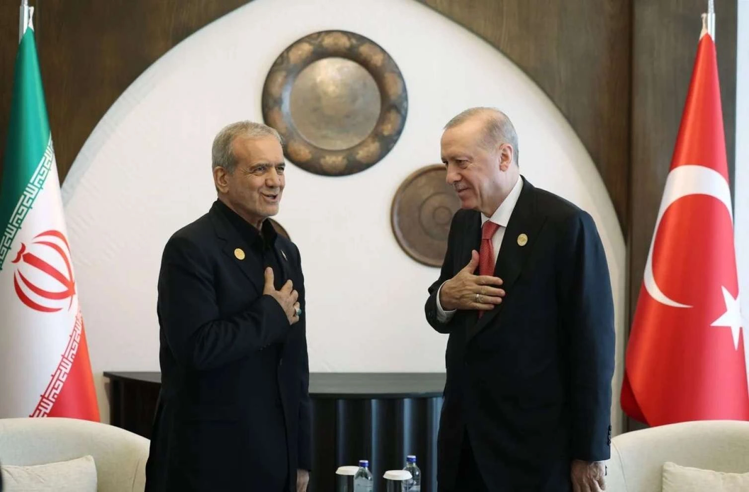 Ərdoğanla Pezeşkian telefonla danışdı