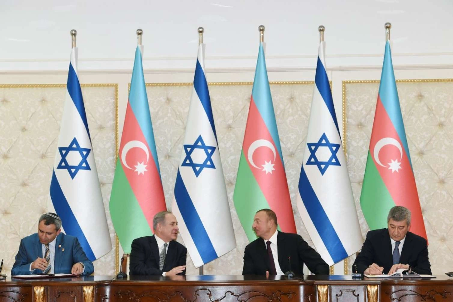 Netanyahu İlham Əliyevi təbrik etdi