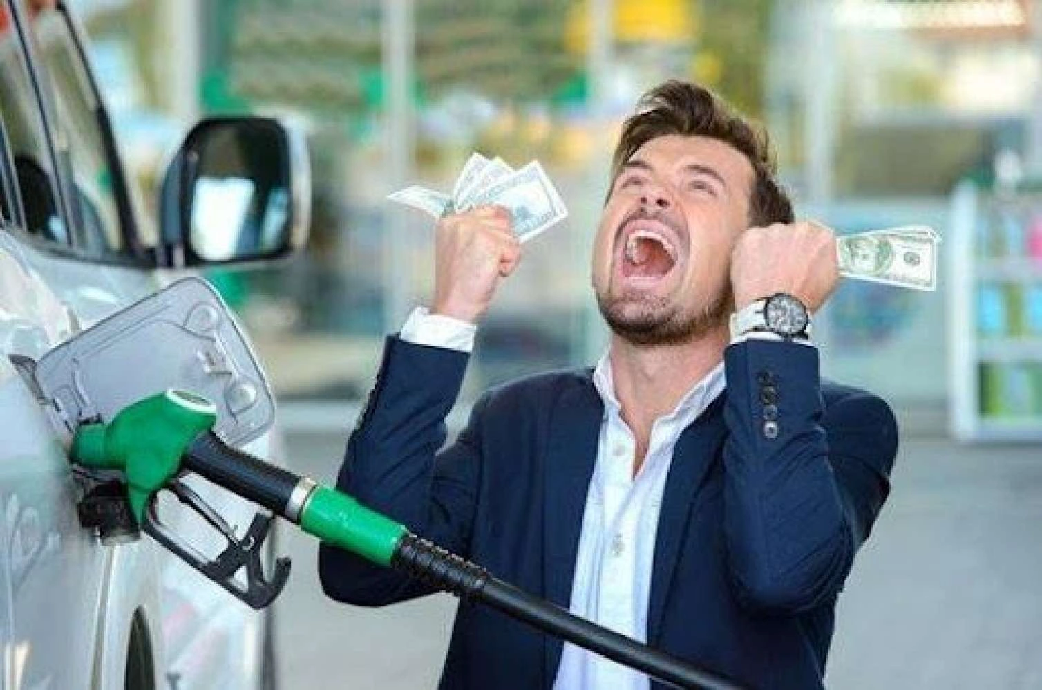 Moskvada benzin sürətlə BAHALAŞIR