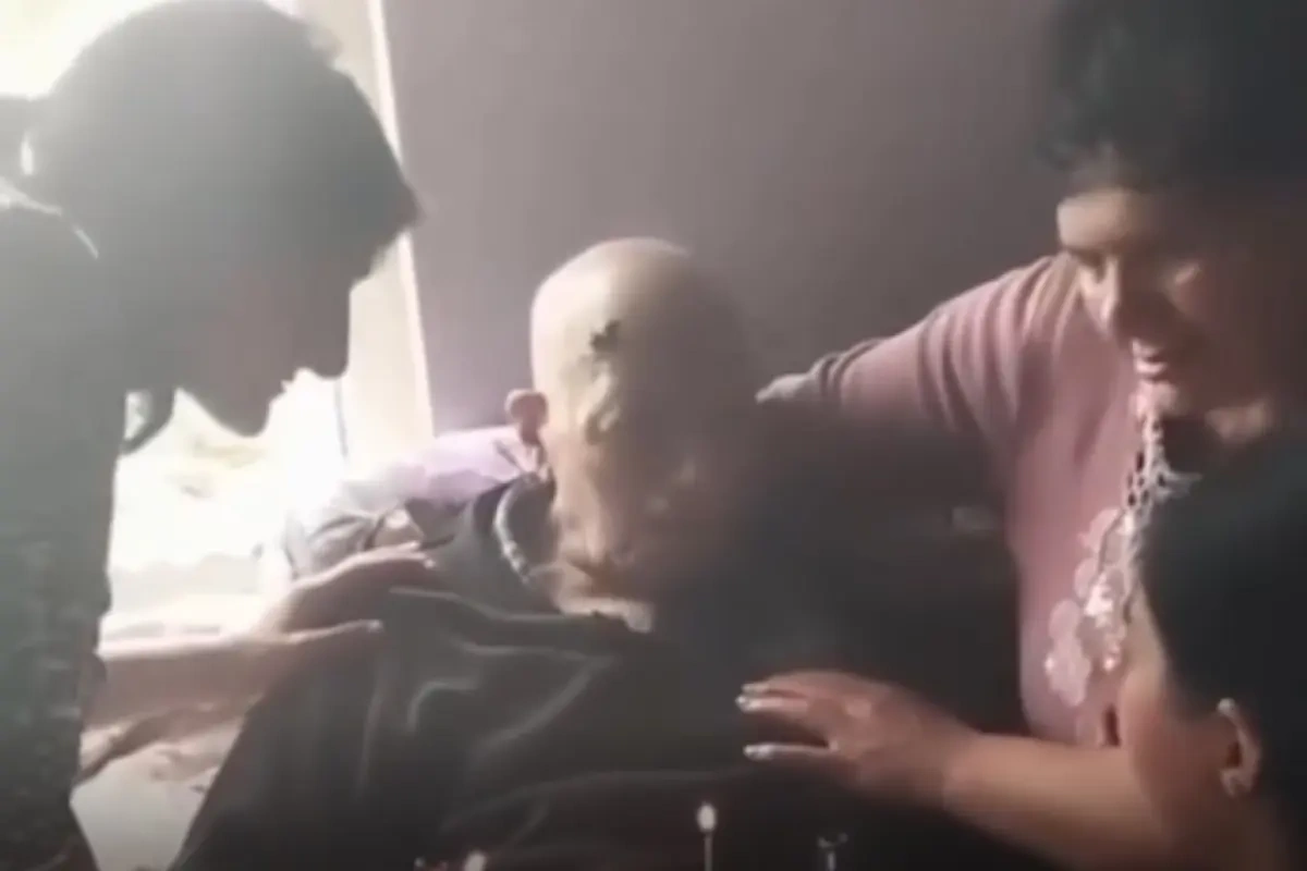 "Ay baba, ölmə, sənə tort bişirmişik" - Azərbaycanda çəkilən video müzakirə yaratdı