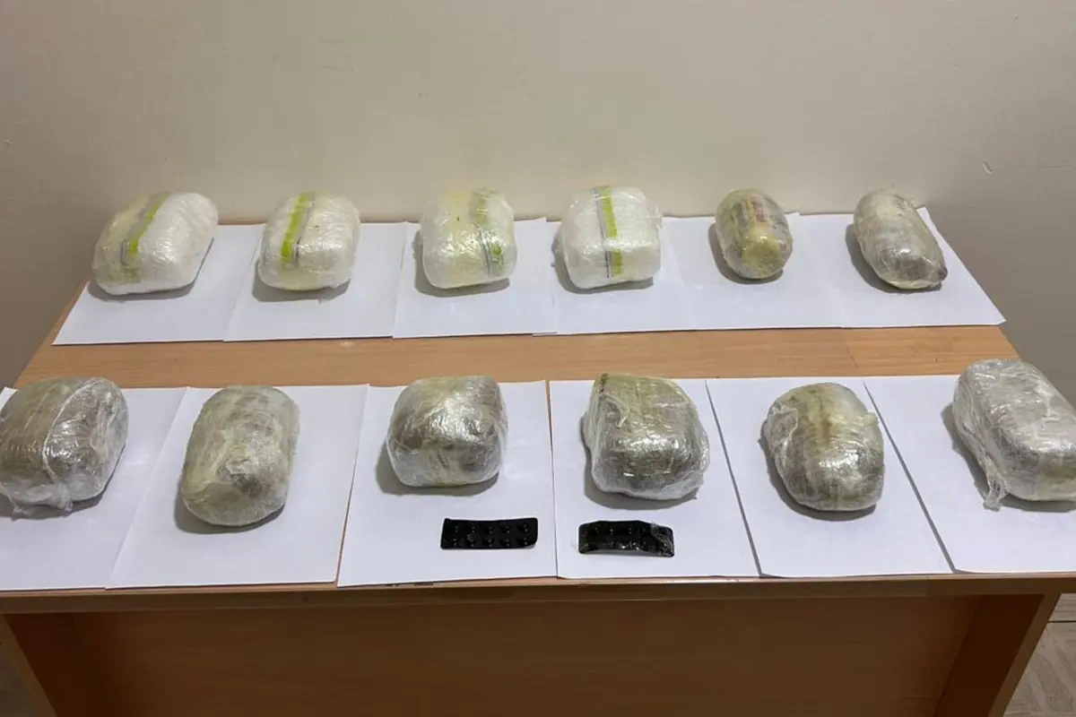Sərhəddə 12 kiloqrama yaxın narkotik aşkarlandı - Foto