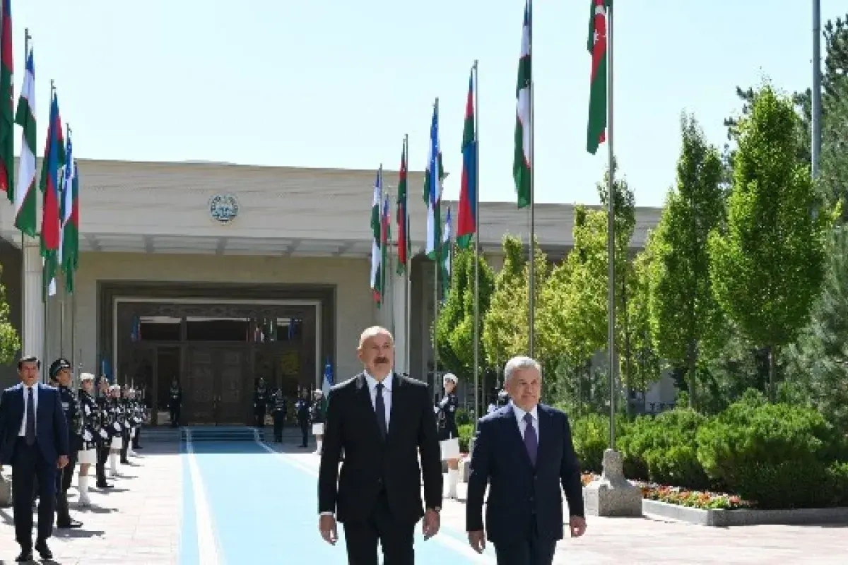 Prezidentin sosial media hesablarında Buxara səfərindən video paylaşıldı