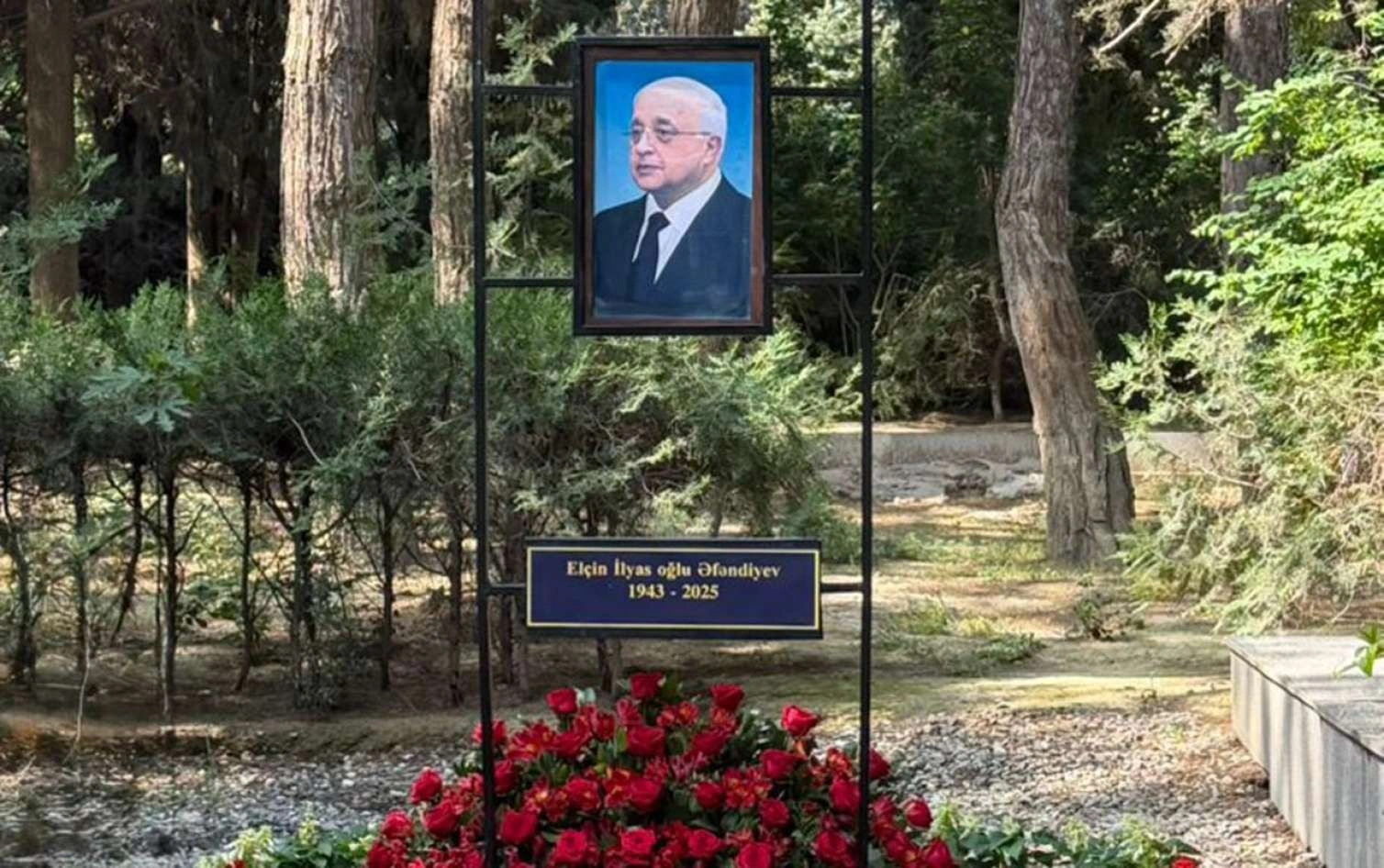 Elçin Əfəndiyevin məzarı ziyarət olundu