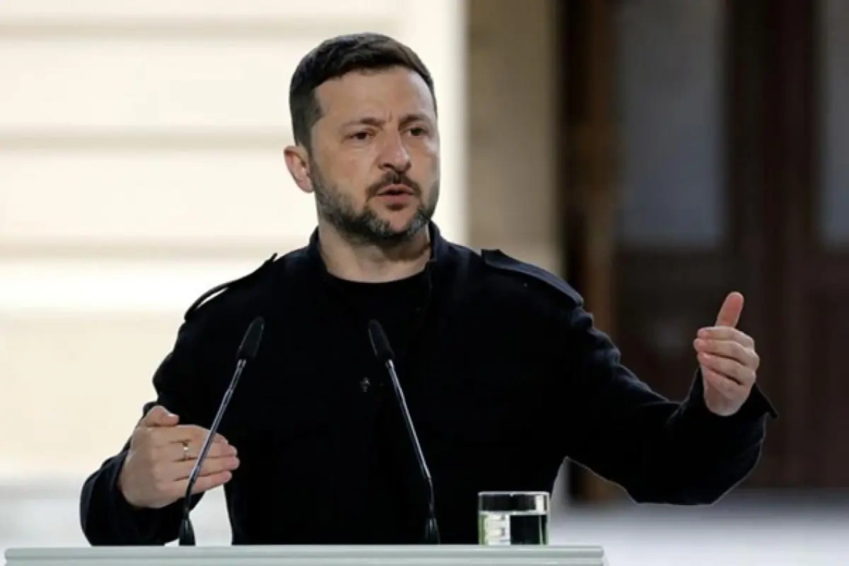 Zelenski Baş naziri vəzifəsindən azad etdi