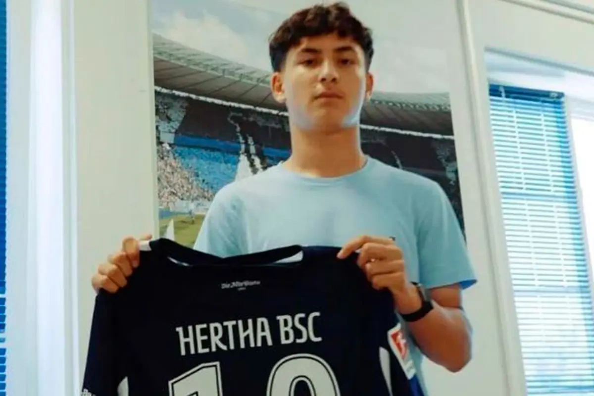 Azərbaycanlı futbolçu “Herta” ilə müqavilə imzaladı
