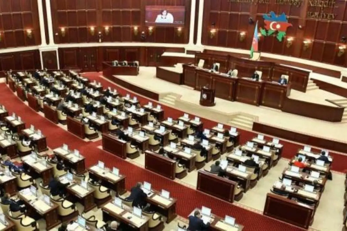 Milli Məclisin iclası başladı