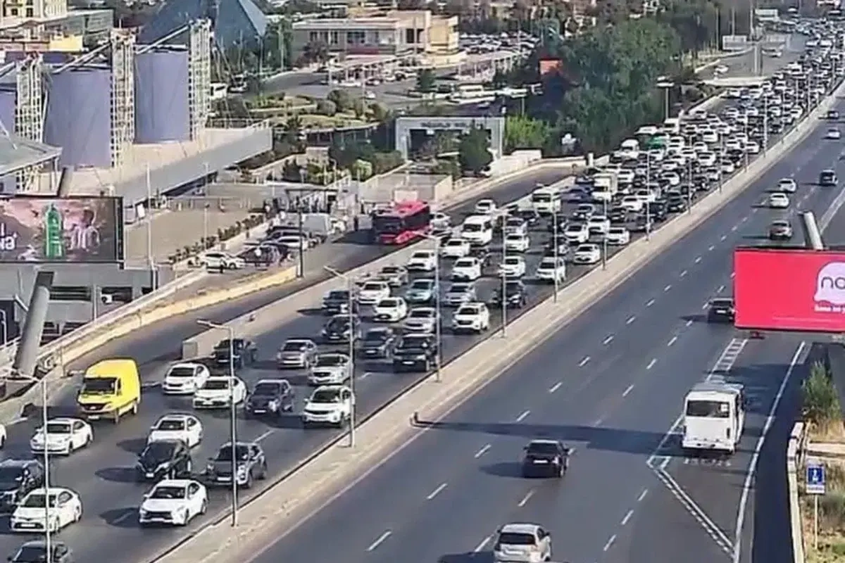 Bakının bir sıra yollarında tıxac var