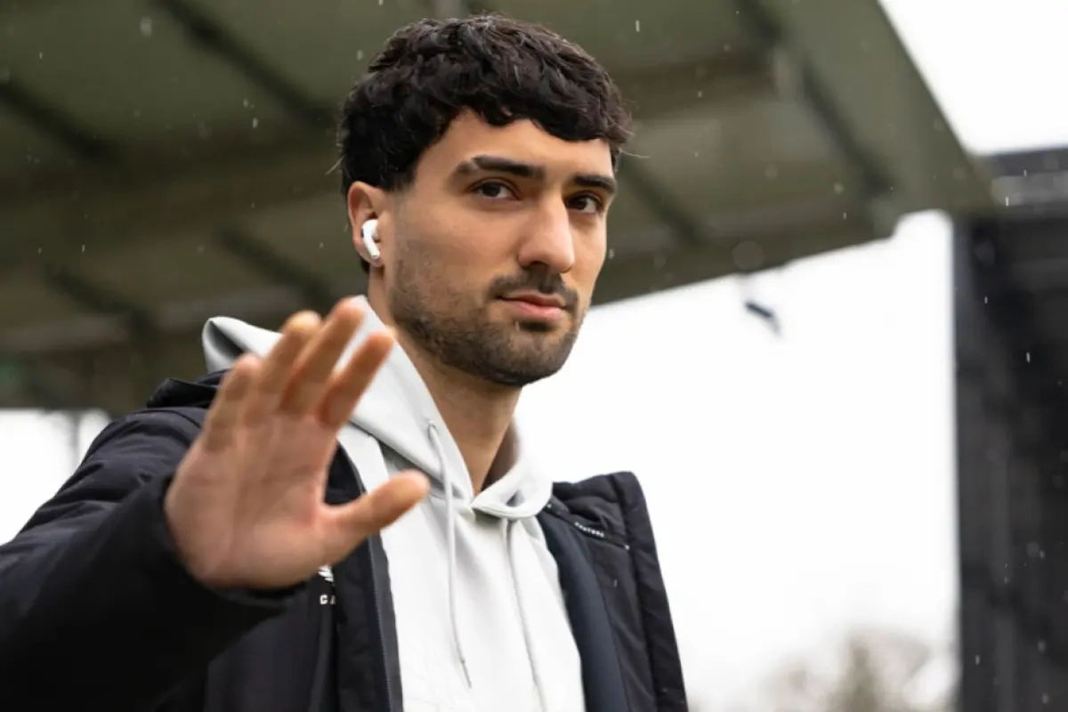 "Rakuv" Mahir Emrelini icarəyə götürdü