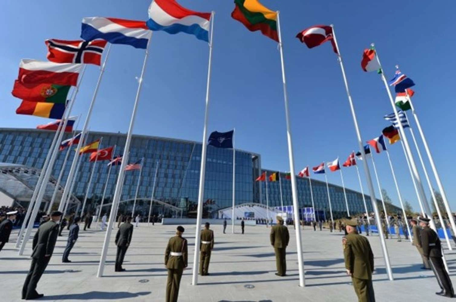NATO Ukraynaya 70 milyard avroluq hərbi yardım paketini müzakirə etdi
