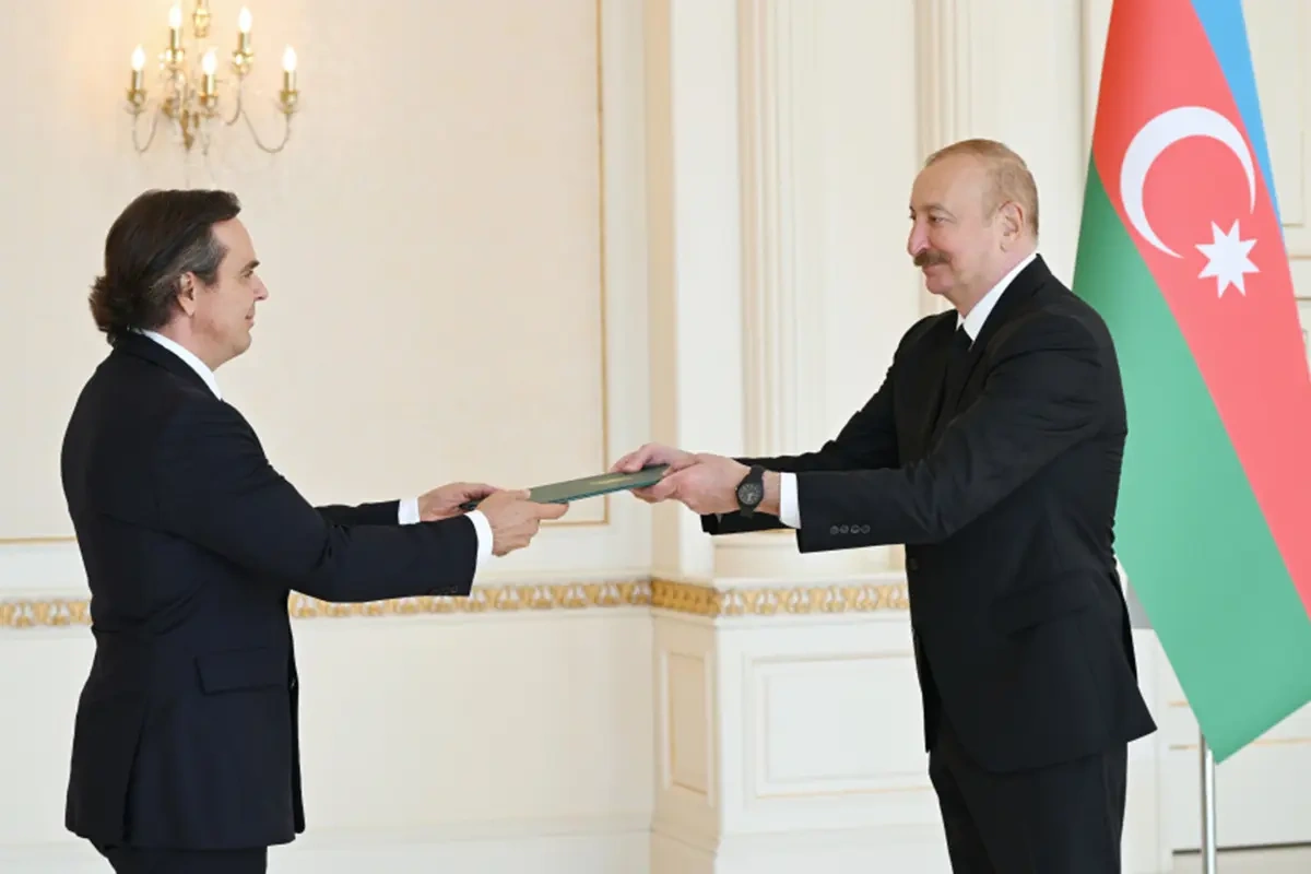 Prezident yeni səfiri qəbul etdi