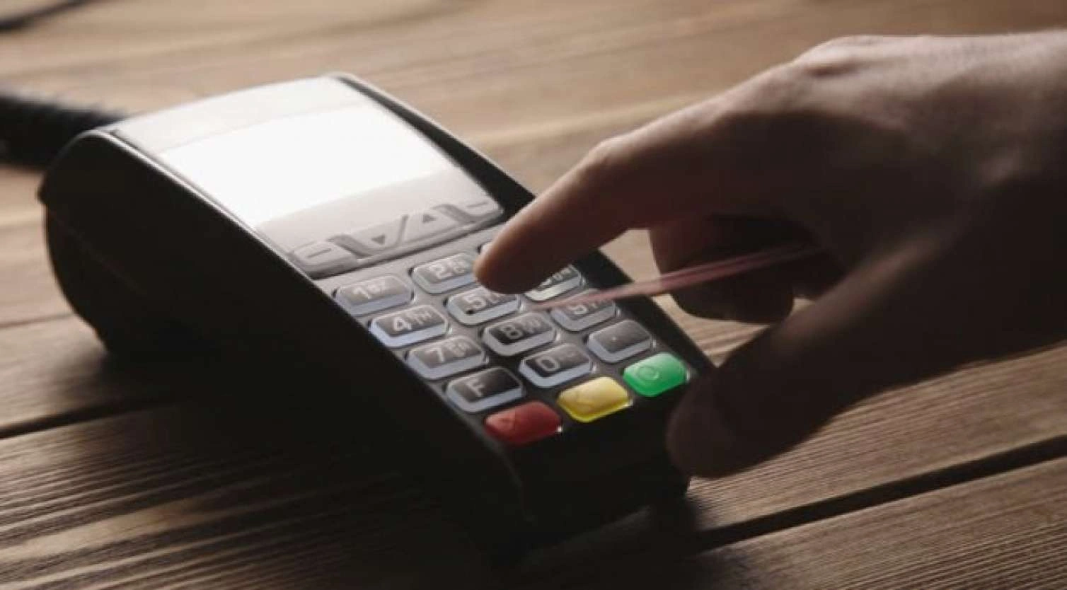 Yeni ödəniş metodları - POS terminallar ləğv olunacaq?