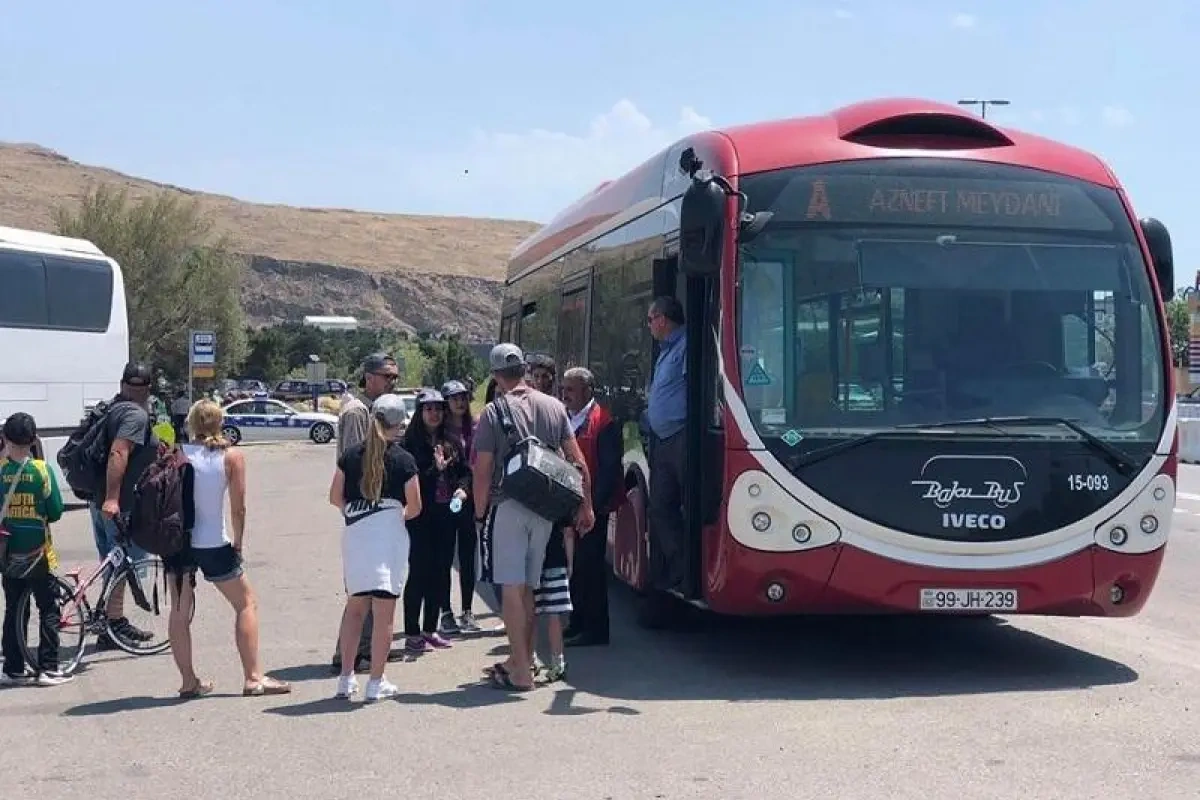 Müğənni bu marşrut avtobusundan şikayətləndi - Video