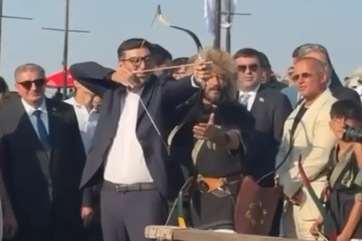 Nazir Festivalda ox atdı - VİDEO