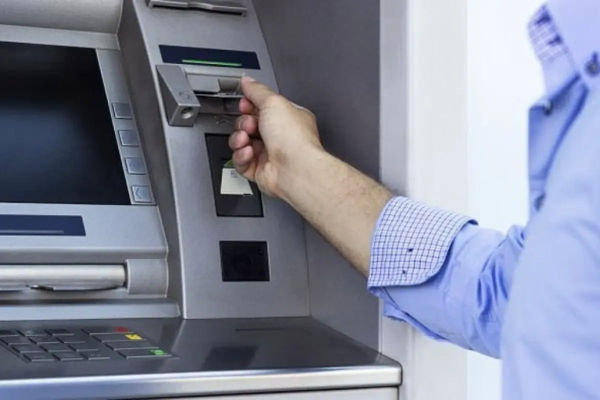 Maaş və pensiya kartı ilə bağlı YENİLİK – Kimlərə şamil olunur?