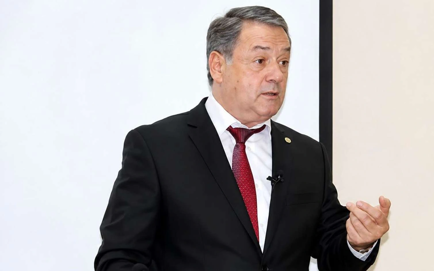 General oğlu vəzifəsindən azad edildi