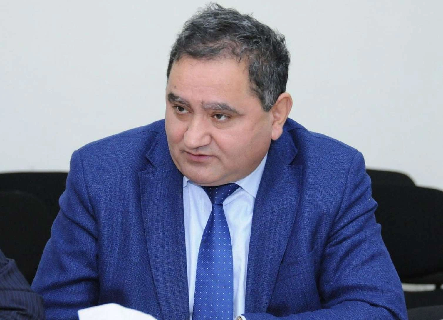 Etibar Əliyev dayanmır: Hacı Şahinlə bağlı yenə yazdı...