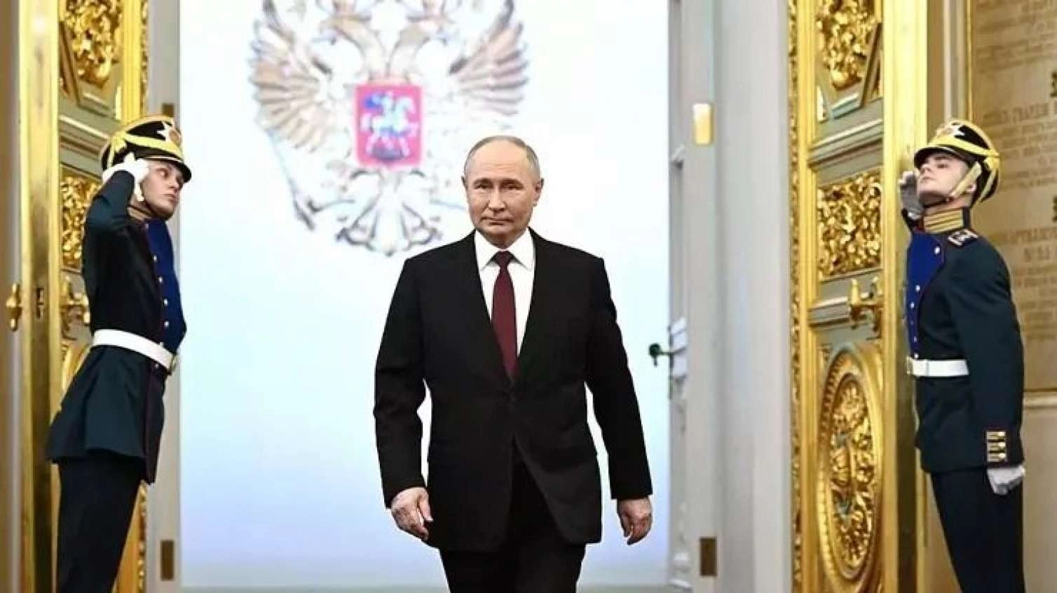 Putinin korteji özündən əvvəl Pekinə çatdı -