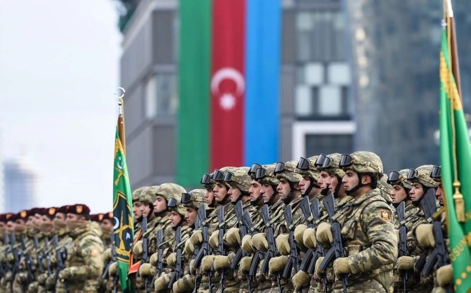 Azərbaycan ordusunda "isveç stolu" və həftəsonu tətili: Ekspert nə deyir?