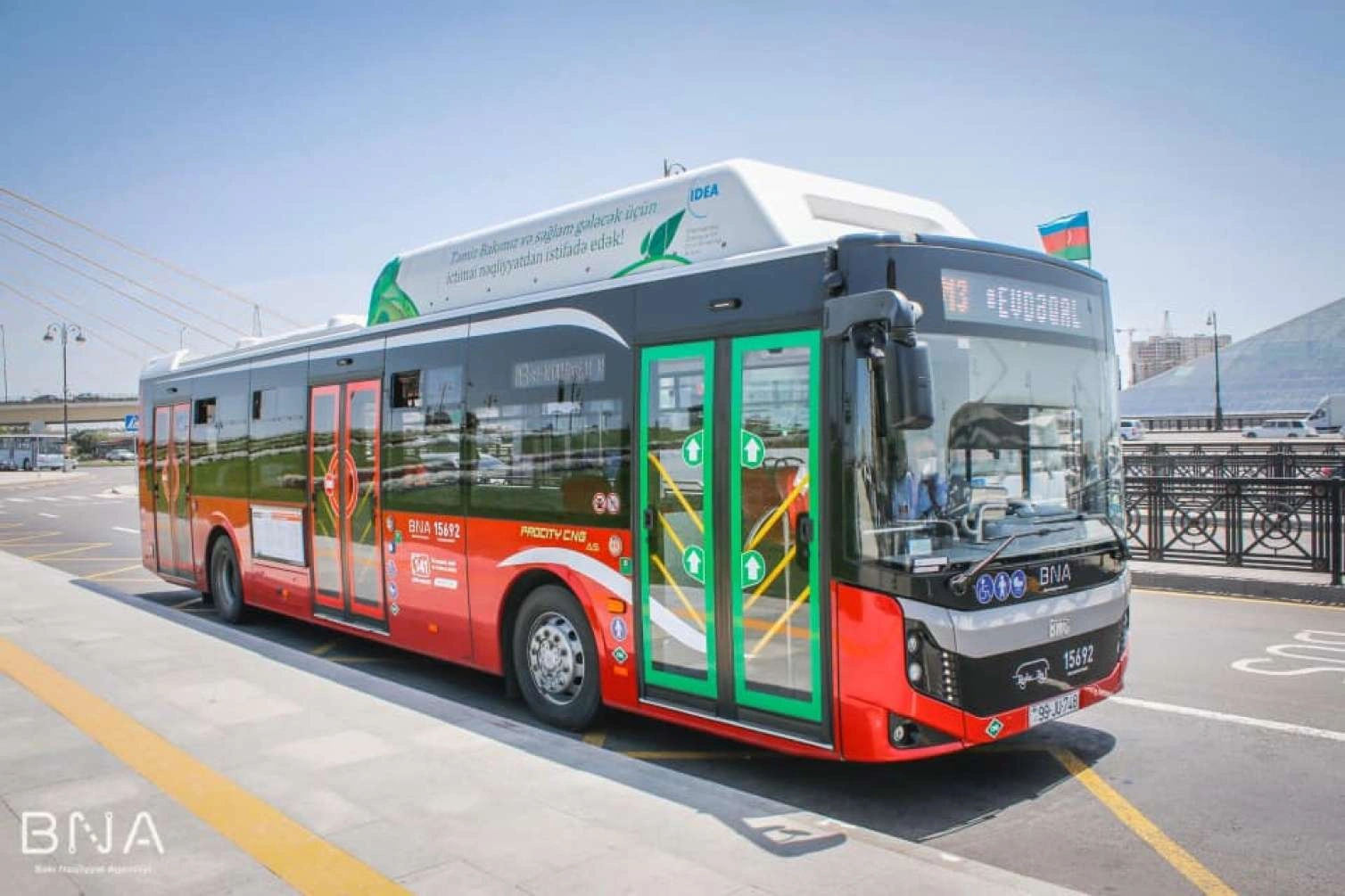 Daha bir marşrut xəttinin avtobusları yenilənir