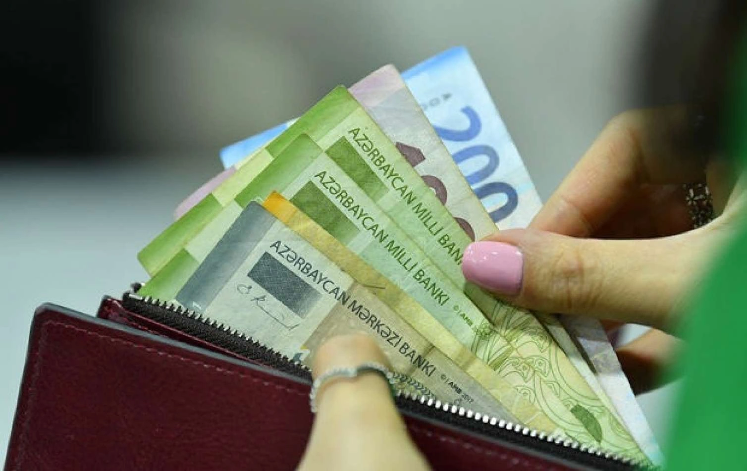 20 manatlıq bu rüsum ləğv edilir