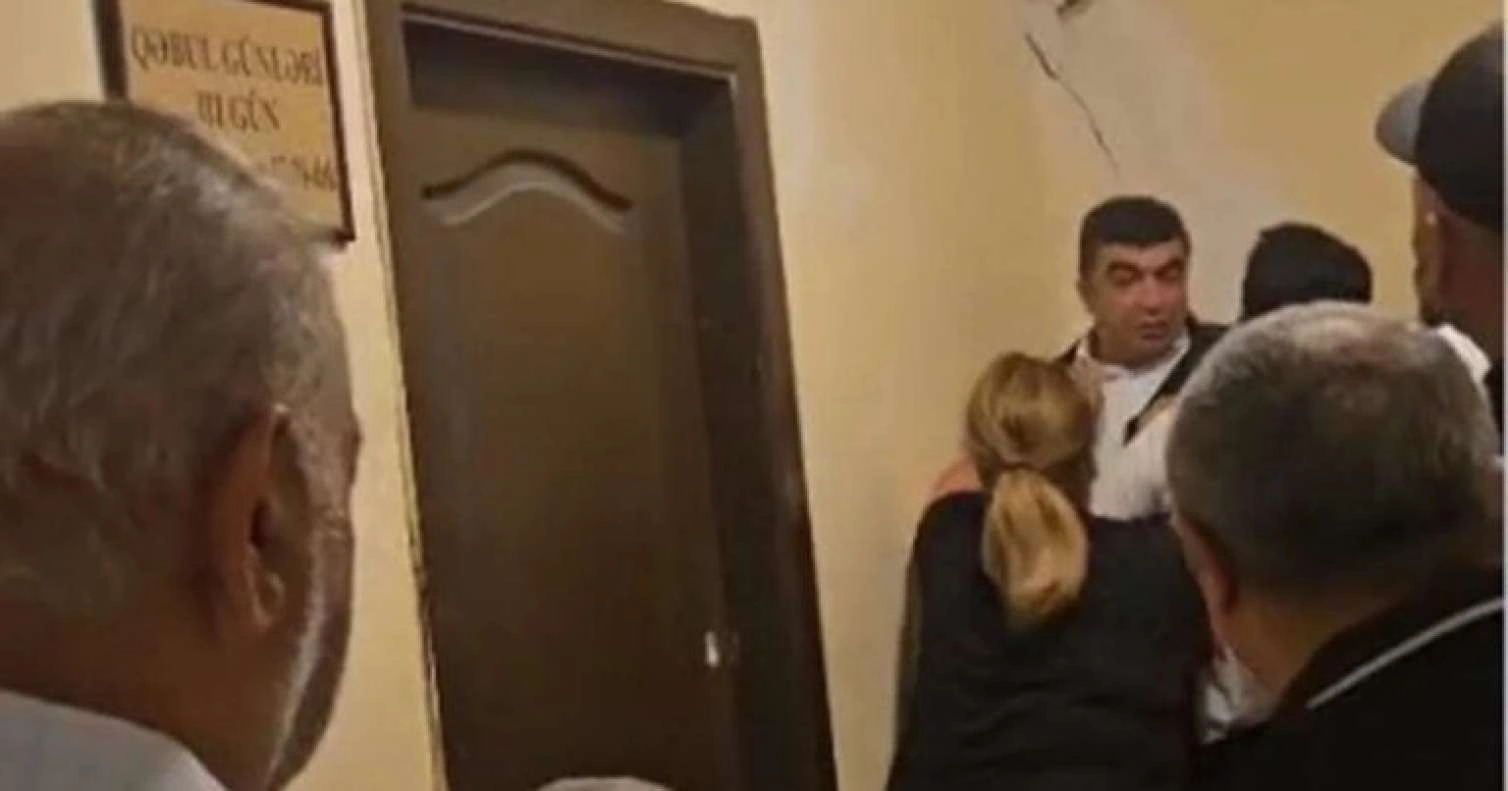 Vətəndaşlarla təhsil sektorunun əməkdaşı arasındakı davanın