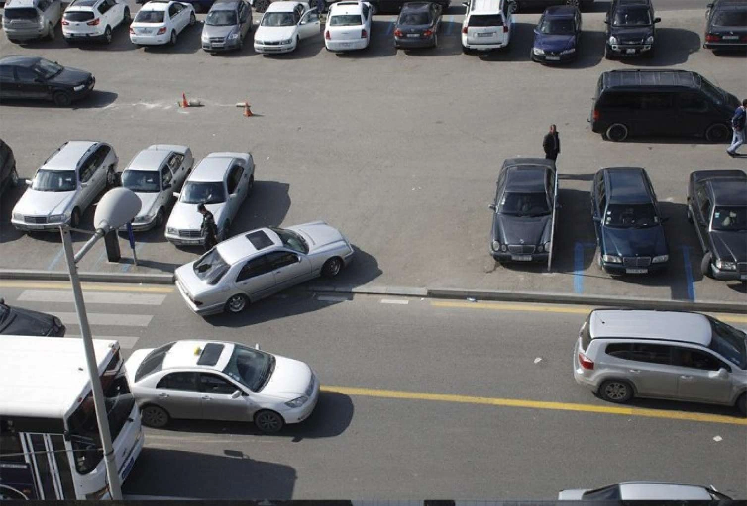 Azərbaycanda yeni parklanma qaydaları təsdiqləndi