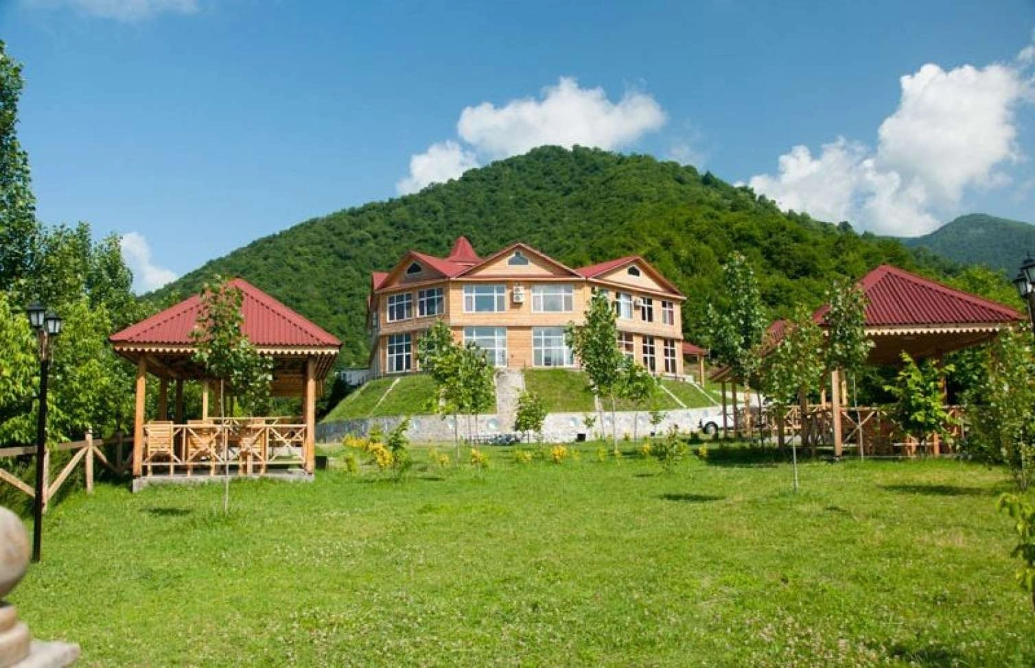 Rayonlarımızda istirahət xaricdə istirahətdən baha başa gəlir