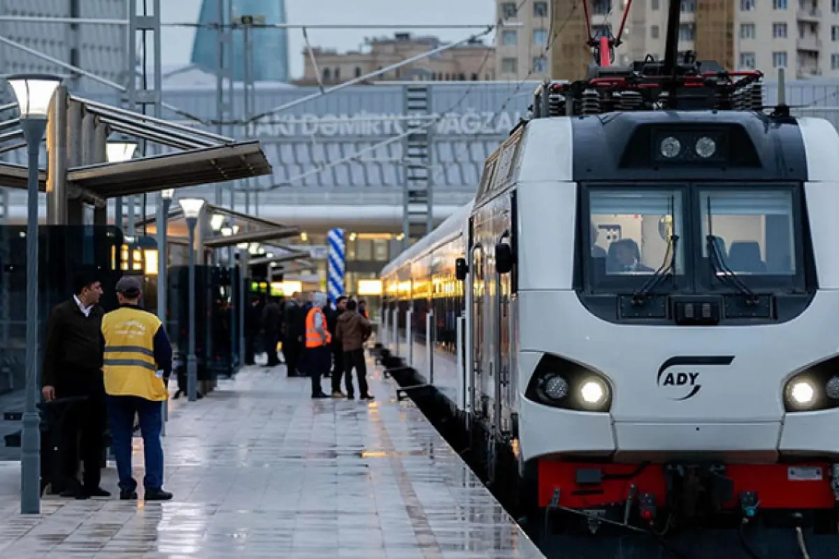 Bakı-Tbilisi qatarında plaskart vaqonlar olmayacaq