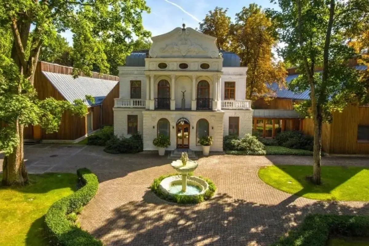 Xalq artistinin evi 6 milyona satışa çıxarıldı